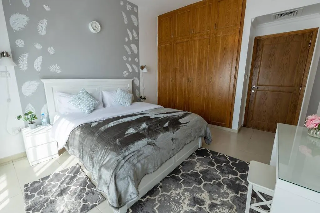 Supurb 2 Bed Room Apt Sea Front Abu Dhabi Apartment